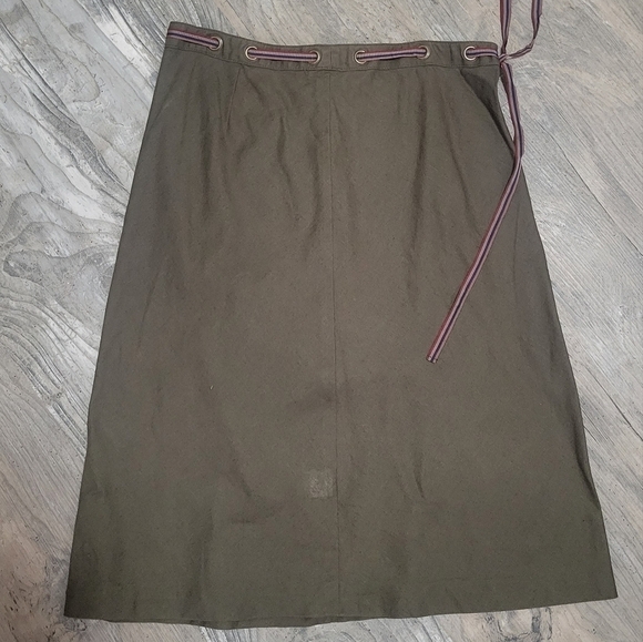 BCBGMAXAZRIA linen blend skirt with belt size 2 - Picture 2 of 10